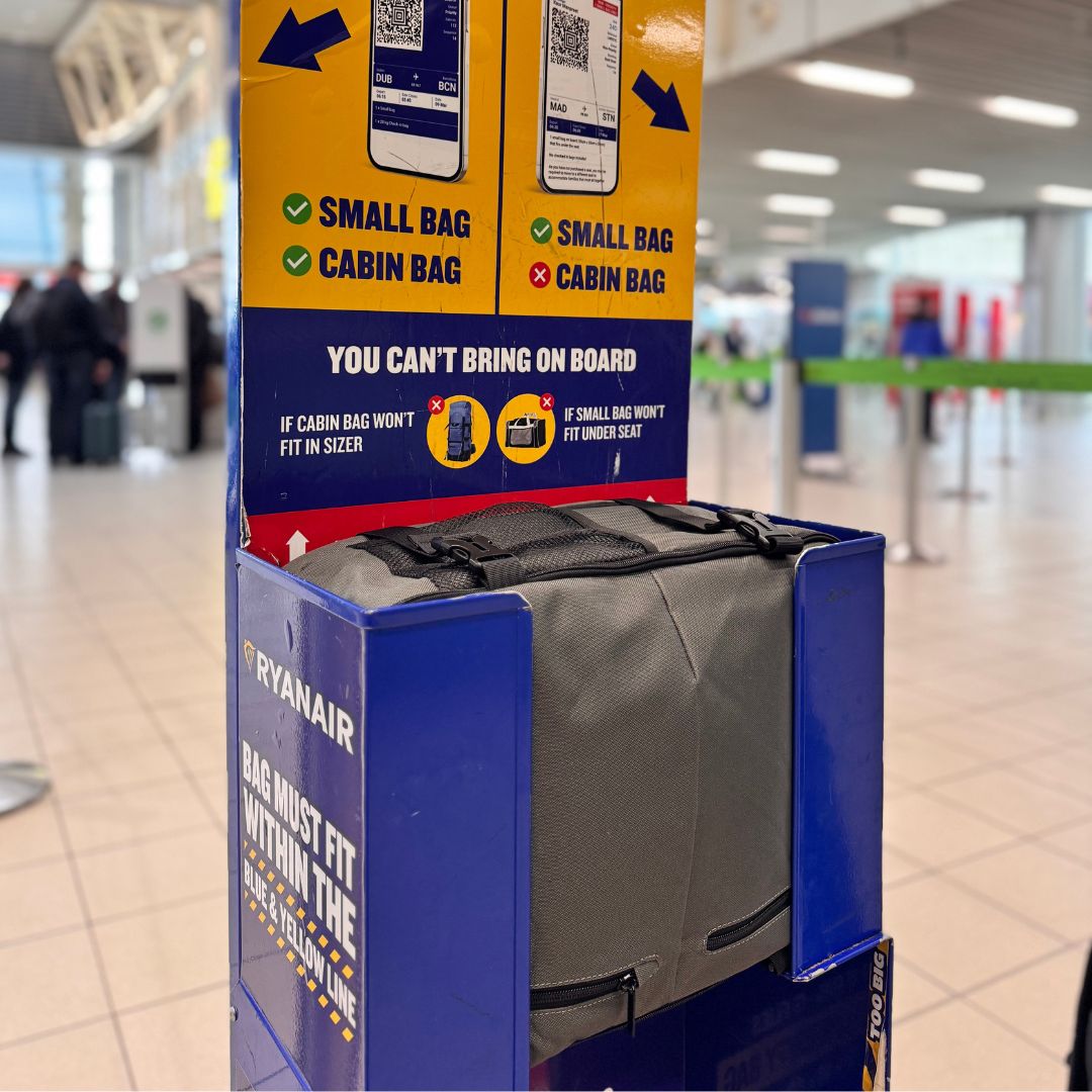 gri-rucsac-pentru-bagaj-de-mana-40-30-20-sm-SkyLiner-WizzAir-Ryanair_1